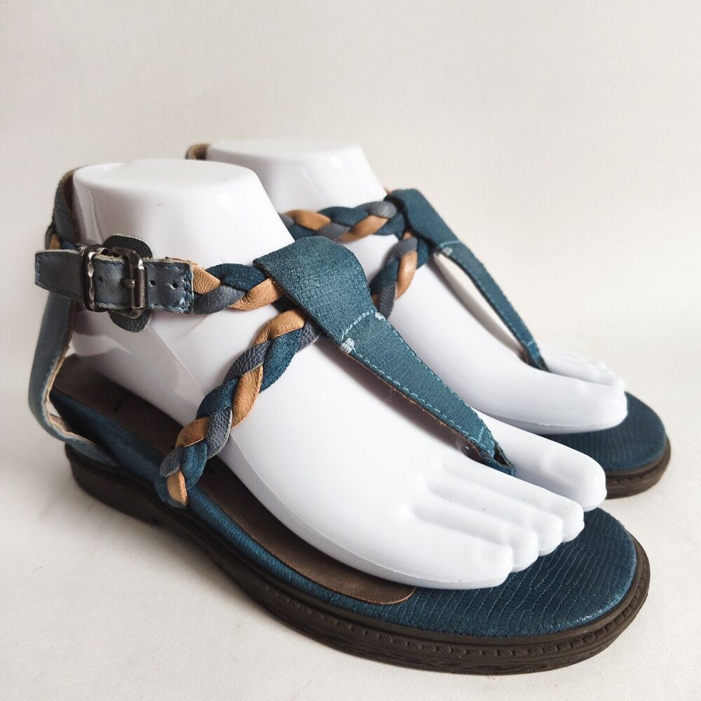OTBT Earthlyโ Baby Blue Strappy Low Wedge Thong Sandals Braided Womens Size 6.5